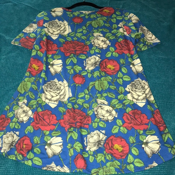 LulaRoe floral perfect tee - Picture 3 of 5